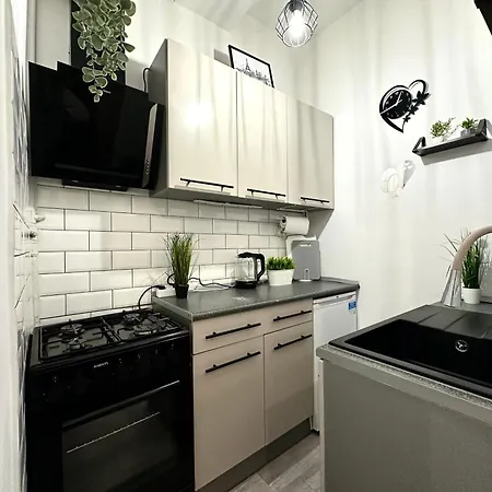 Nowa 8 - 1000m Main Square Apartment *
